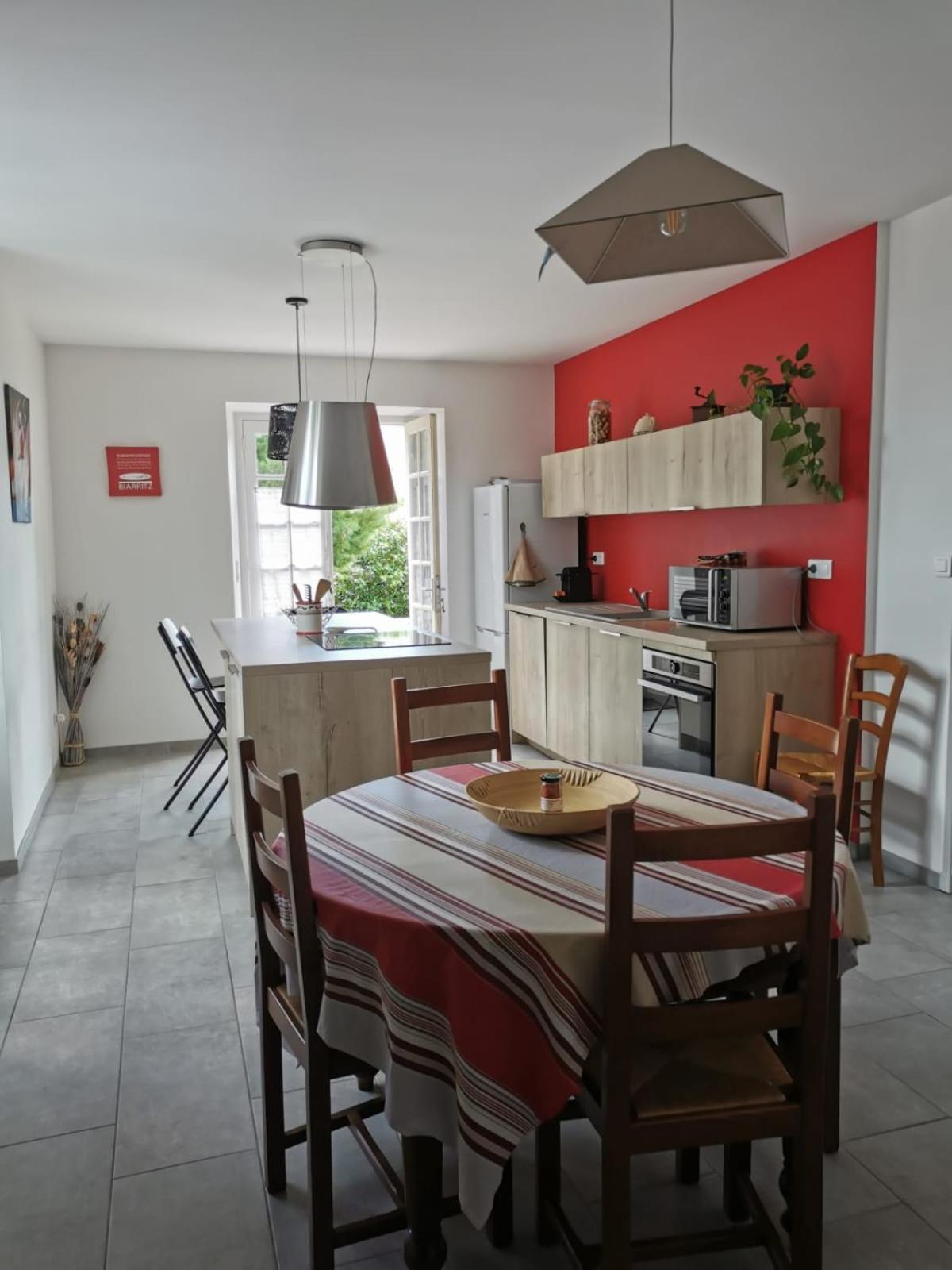 Logement Calme Et Authentique A 에스플레트 외부 사진